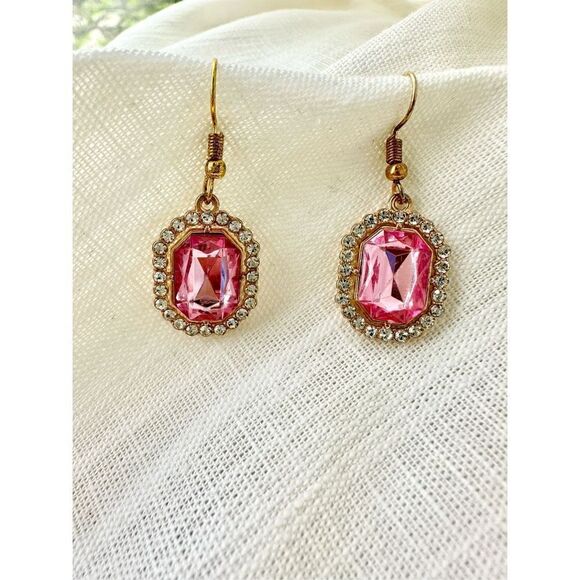 Light Pink Dangle rhinestone earrings - Picture 3 of 3